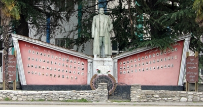 Ստալինի արձանը Ախմետայի Զեմո Ալվանի գյուղում