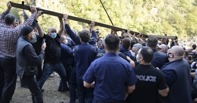 ნამოხვანში კაშხლის ადგილას ჯვრის დადგმის შემდეგ კომპანიამ ხეობიდან ტექნიკა გაიყვანა